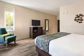 La Quinta Inn & Suites by Wyndham Orlando - IDrive Theme Parks