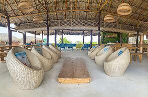 Arena Beach Hotel By Geh Suites