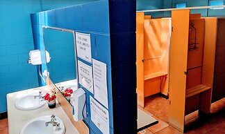 Cool Bananas Backpackers