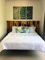 Kahanamoku Bed & Breakfast