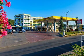 Lord Hotel & Restaurant at AutoStation