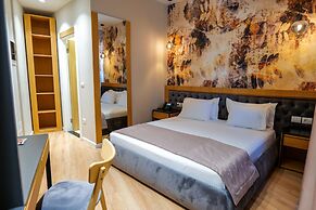 Lord Hotel & Restaurant at AutoStation