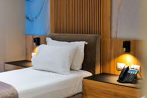 Lord Hotel & Restaurant at AutoStation