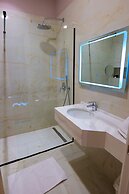 Lord Hotel & Restaurant at AutoStation