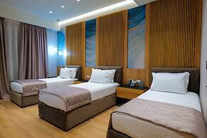 Lord Hotel & Restaurant at AutoStation