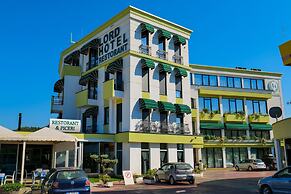 Lord Hotel & Restaurant at AutoStation