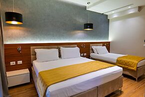 Lord Hotel & Restaurant at AutoStation