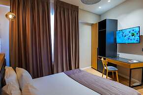 Lord Hotel & Restaurant at AutoStation