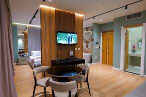 Lord Hotel & Restaurant at AutoStation