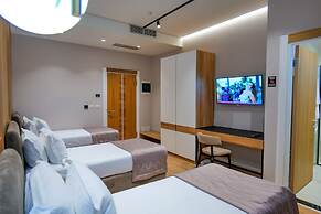 Lord Hotel & Restaurant at AutoStation