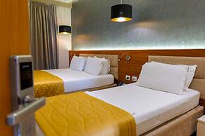 Lord Hotel & Restaurant at AutoStation