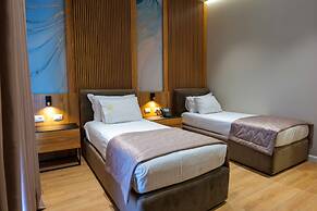 Lord Hotel & Restaurant at AutoStation