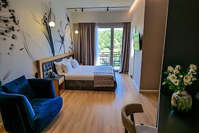 Lord Hotel & Restaurant at AutoStation