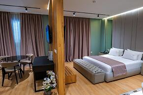 Lord Hotel & Restaurant at AutoStation