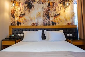 Lord Hotel & Restaurant at AutoStation