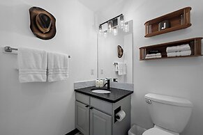 Juniper Lodge & Treehouses