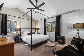 Juniper Lodge & Treehouses