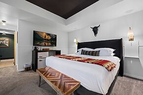 Juniper Lodge & Treehouses