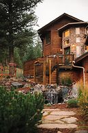 Juniper Lodge & Treehouses