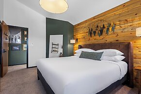 Juniper Lodge & Treehouses