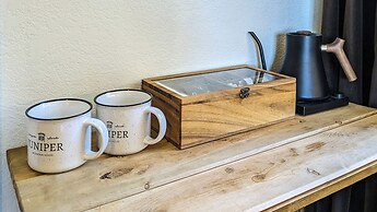 Juniper Lodge & Treehouses