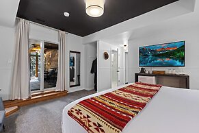 Juniper Lodge & Treehouses