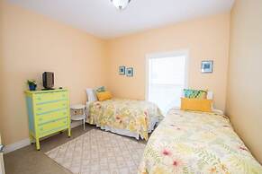 102 6th St S- Upstairs 3 Bedroom Home by RedAwning