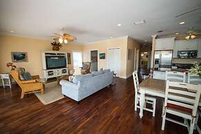 102 6th St S- Upstairs 3 Bedroom Home by RedAwning