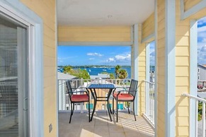 102 6th St S- Upstairs 3 Bedroom Home by RedAwning