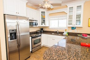 102 6th St S- Upstairs 3 Bedroom Home by RedAwning