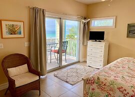 102 6th St S- Upstairs 3 Bedroom Home by RedAwning