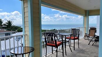 102 6th St S- Upstairs 3 Bedroom Home by RedAwning