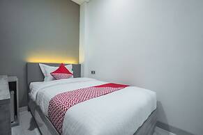 Super OYO 1487 Residence Khoe