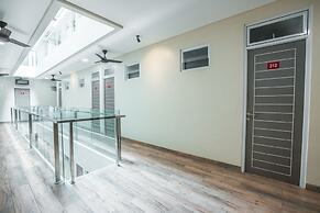 Super OYO 1487 Residence Khoe