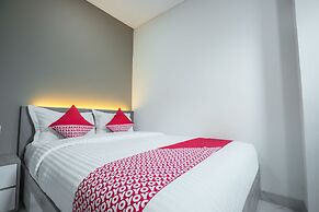Super OYO 1487 Residence Khoe