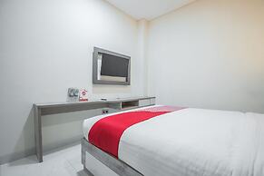 Super OYO 1487 Residence Khoe