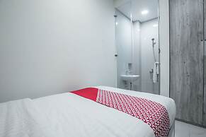 Super OYO 1487 Residence Khoe