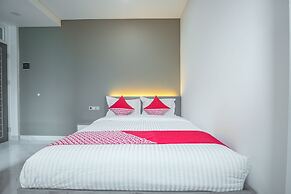 Super OYO 1487 Residence Khoe