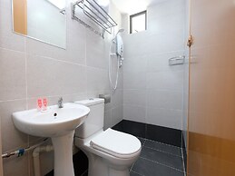 OYO 44043 First Garden Hotel