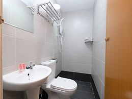 OYO 44043 First Garden Hotel