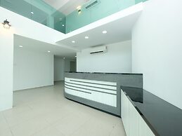 OYO 44043 First Garden Hotel