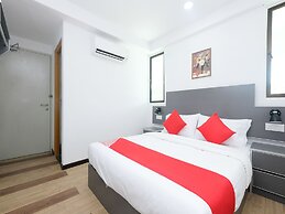 OYO 44043 First Garden Hotel