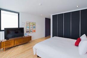 Namib Pool Villa Jeju