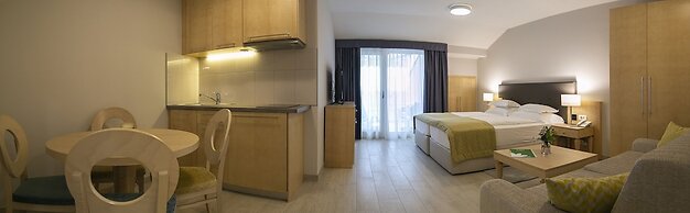 Aparthotel Flora