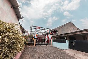 OYO 947 Angel Home Stay Syariah