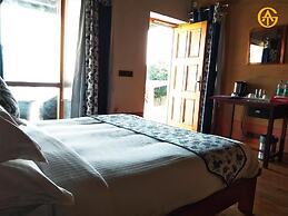 Queens Meadows by Sunshine & Smiles