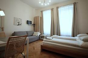 City Castle Aparthotel