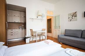 City Castle Aparthotel