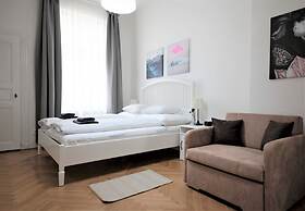 City Castle Aparthotel