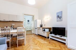 City Castle Aparthotel